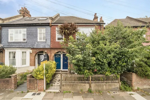 Radbourne Road, SW12, photo 1