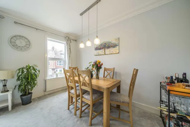 Radbourne Road, SW12, photo 3
