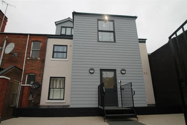 High Street, Harborne, B17, photo 1
