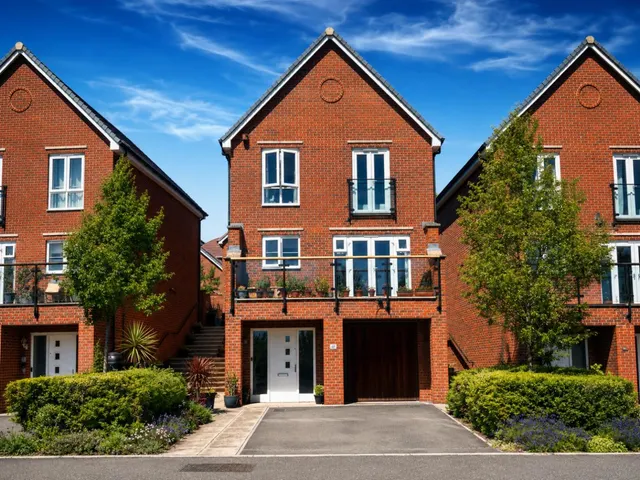 Sir Bernard Paget Avenue, Ashford, photo 1