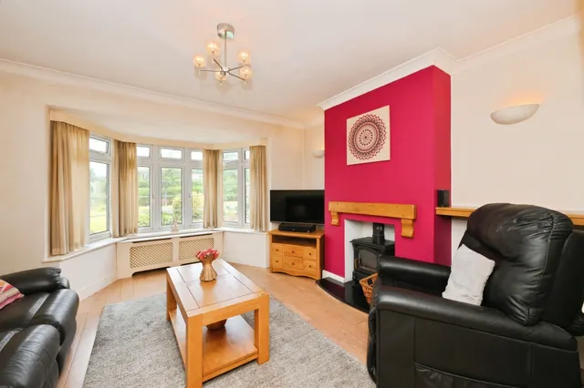 Photo 3 — Rooks Hill, WELWYN GARDEN CITY