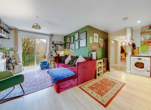 Photo 2 — Temeraire Place, Brentford, TW8