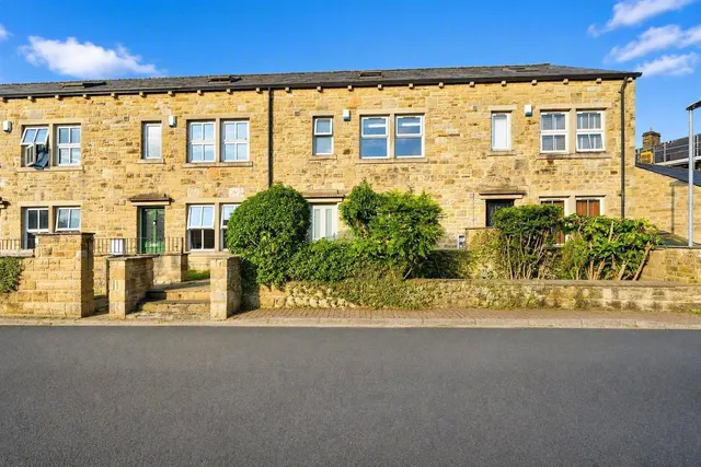 Victoria Mews, Earby, BB18, photo 1