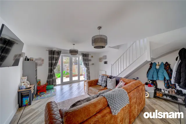 Photo 3 — Henley Drive, Droitwich, Worcestershire, WR9 7RX