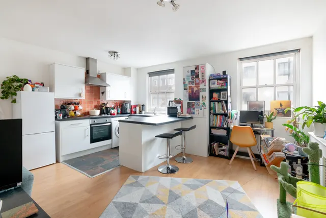 1 bedroom flat — Usher Road, London, E3