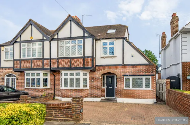 Netherpark Drive, Romford, RM2, photo 1