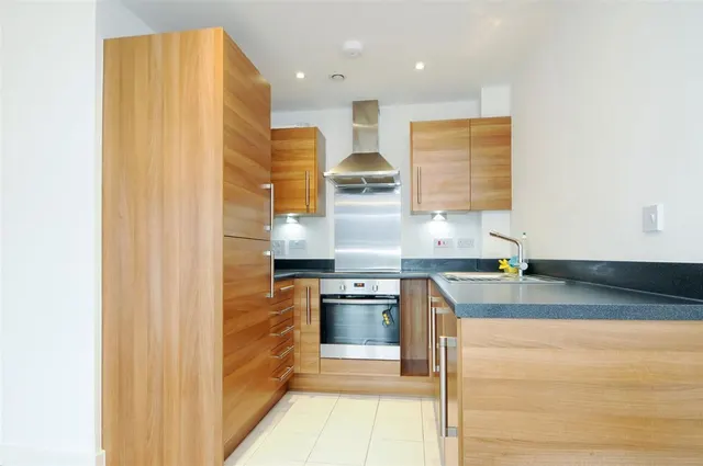 Broadwater Road, SW17, photo 2