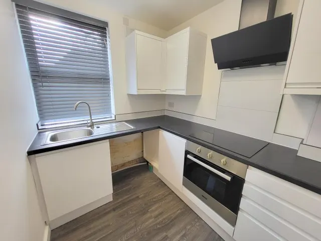 The Crescent, Shirehampton, BS9, photo 3