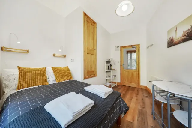 Hornsey Road, Archway, N19, photo 2