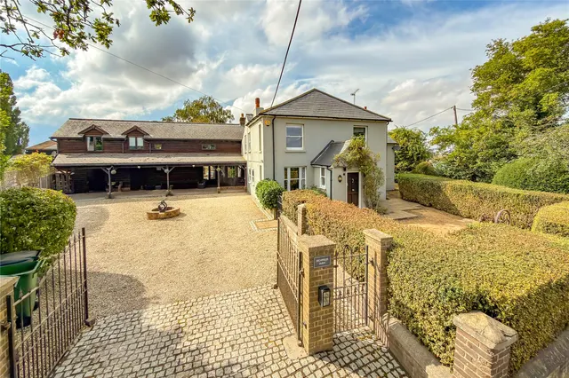 Chad Lane, Flamstead, Hertfordshire, AL3 8HW, photo 1