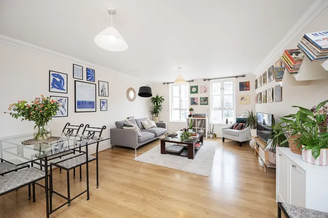 Photo 2 — 6 Dandridge House, 31 Lamb Street, London