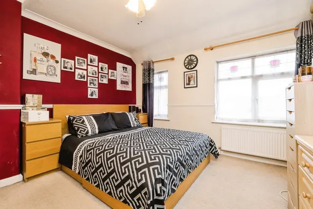 Photo 3 — St. Georges Road, Dagenham, RM9