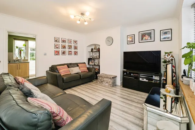 Photo 2 — St. Georges Road, Dagenham, RM9