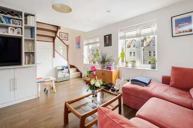 Stroud Green Road, London, N4, photo 1