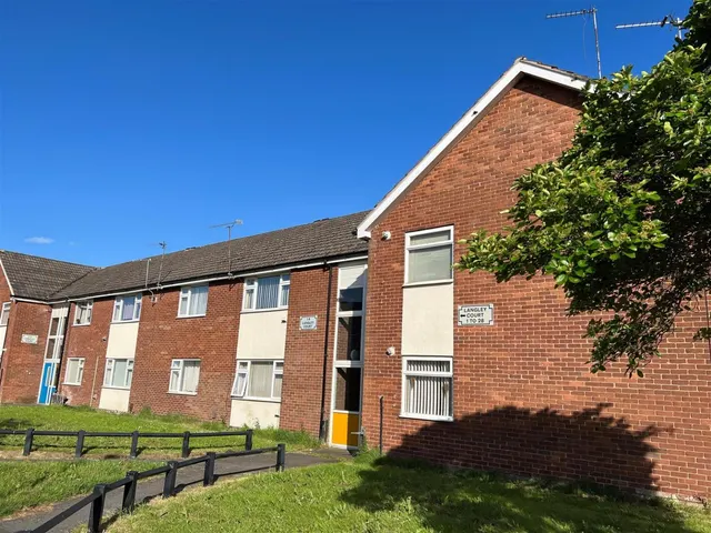 Langley Court, Stanney Grange, Ellesmere Port, CH65 9EE, photo 1