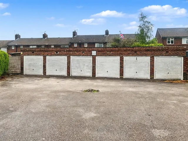 Castle View, Biddulph Stoke-On-Trent, ST8, photo 3