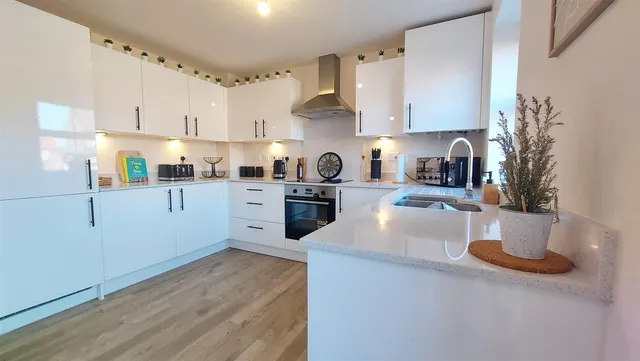 Bellamy Way, Bourne, photo 3