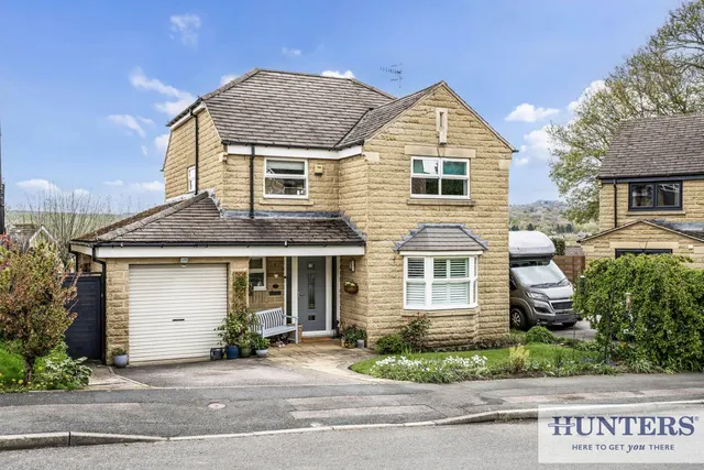 Overland Crescent, Bradford, photo 1