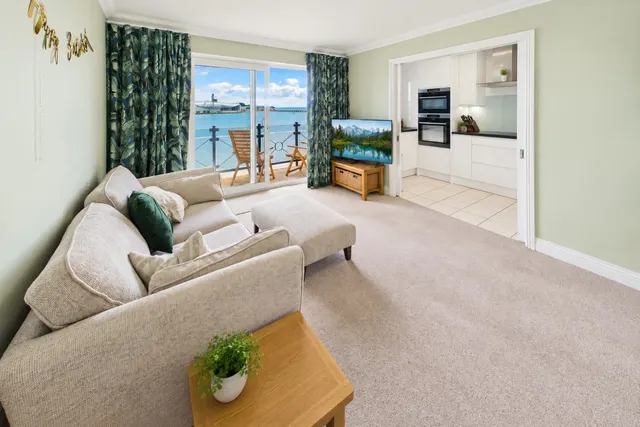 Pacific Close, Ocean Village, SO14, photo 1