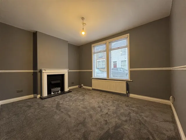 Photo 2 — Palmerston Road, Chatham, Kent ME4 5SS
