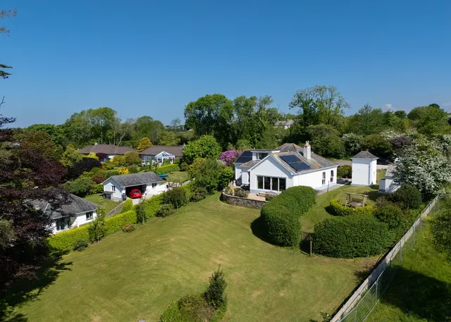 Delightful detached home in a sought after location, Perranwell Station, photo 1