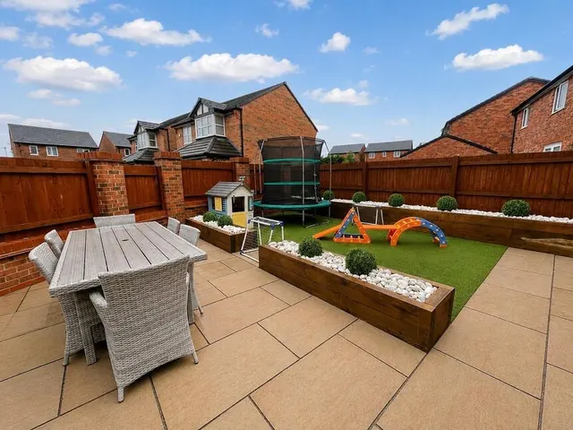 Photo 3 — Sandiford Row, Radcliffe, Greater Manchester, M26