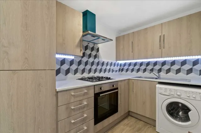 Clifton Place, Plymouth, PL4, photo 3