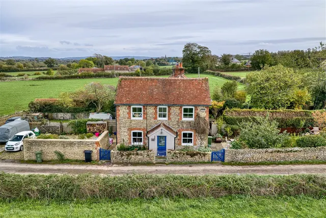Sally Lovells Lane, Yenston, photo 1