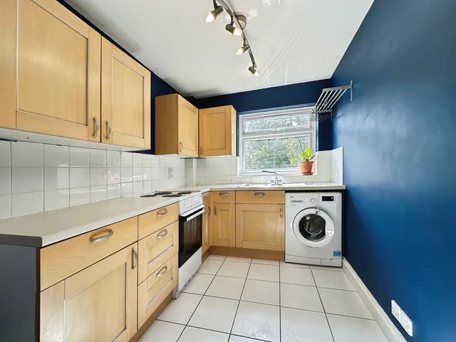 Photo 2 — Fleet Road, Fleet, Hampshire, GU51 3PH