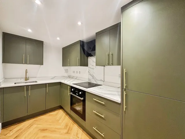 Ash Street, Ash, Aldershot, Surrey, GU12 6LH, photo 1