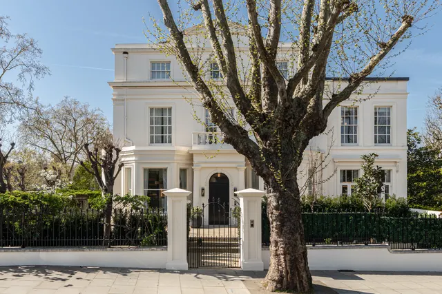 Warwick Avenue, Little Venice, London, photo 1