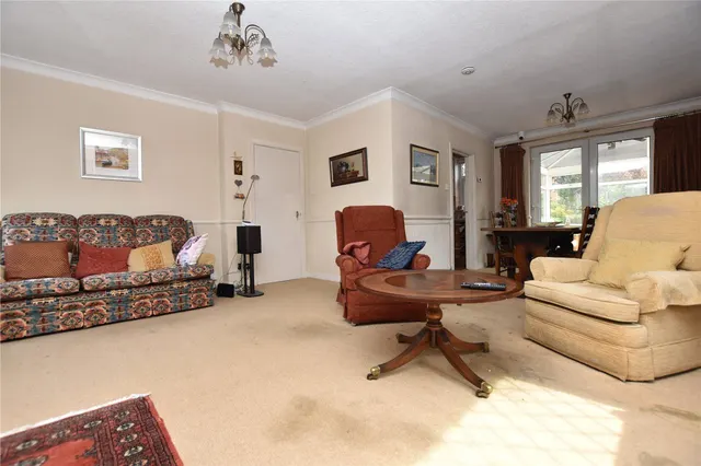 The Roundway, Morley, LS27, photo 2