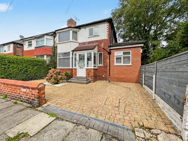 Buckingham Avenue, Whitefield, M45, photo 1