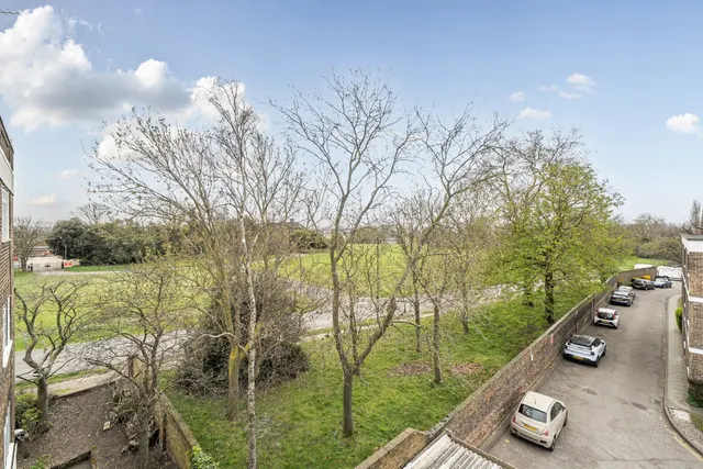 Photo 3 — Dartmouth Grove, SE10