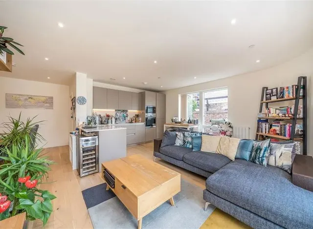 New Warren Lane, Blackheath, SE18, photo 1
