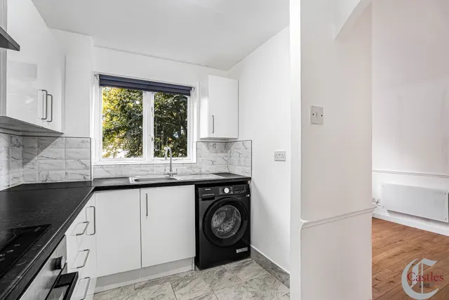 Celadon Close, Enfield, EN3, photo 2