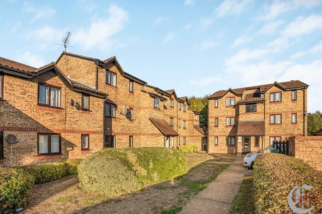 Celadon Close, Enfield, EN3, photo 1