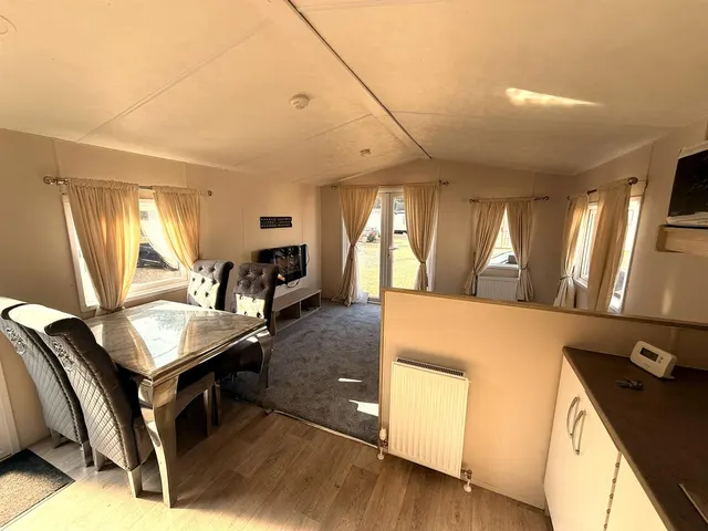 Little Lakeland Caravan Park, Wortwell, IP20, photo 3