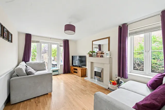 Lancaster Way, Pitstone, LU7, photo 2