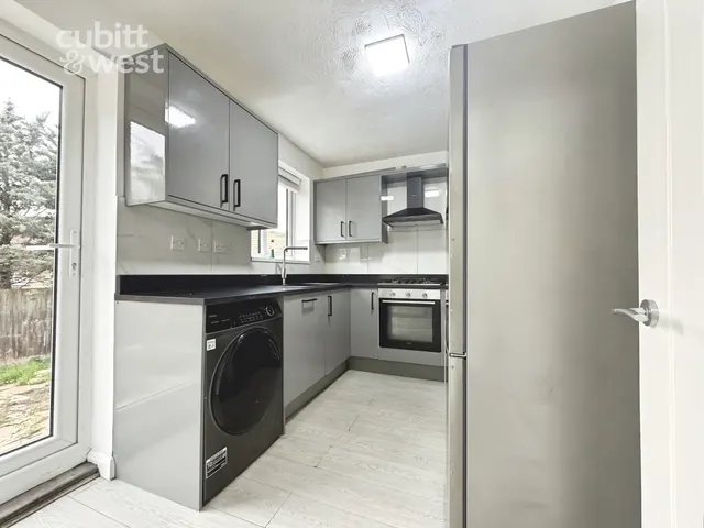 Deposit Alternative Available, Hillside, BN2, photo 2