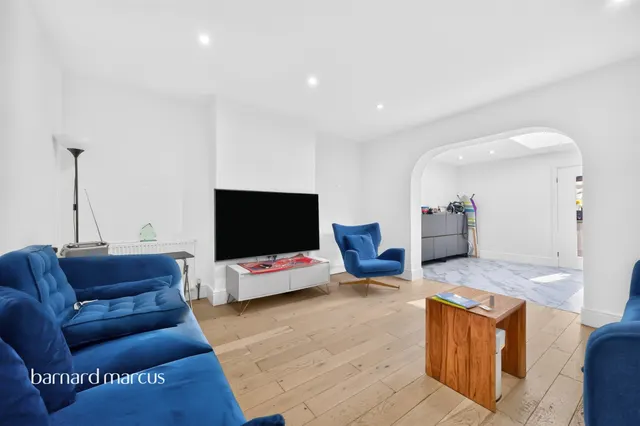 Firswood Avenue, Epsom, KT19, photo 3