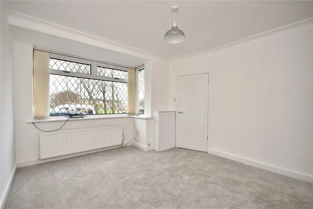 Bowler Street, Shaw, OL2, photo 2