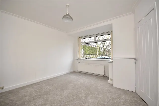 Bowler Street, Shaw, OL2, photo 3