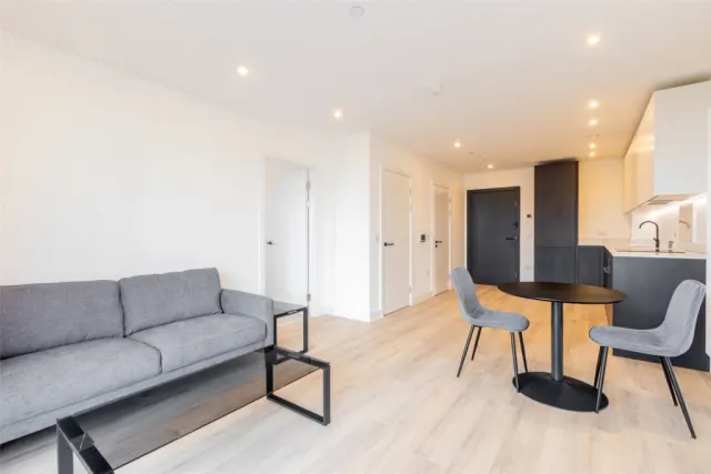 Heartwood Boulevard, Acton, W3, photo 2