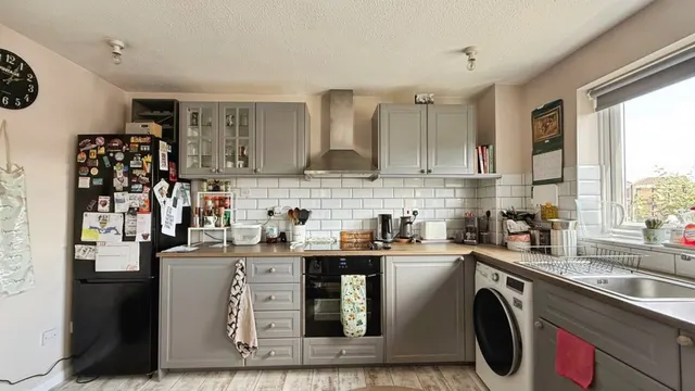 Photo 3 — Phipps Close, Westbury