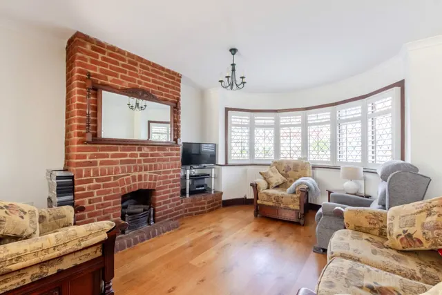 Photo 2 — Okehampton Crescent, Welling