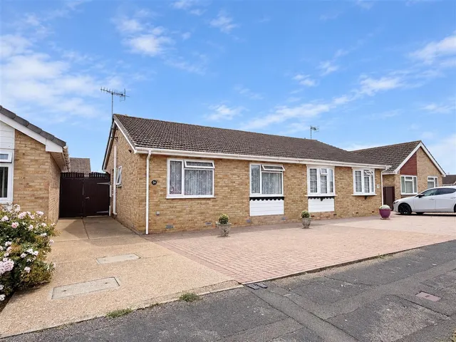 Tolkien Road, Eastbourne, BN23, photo 1