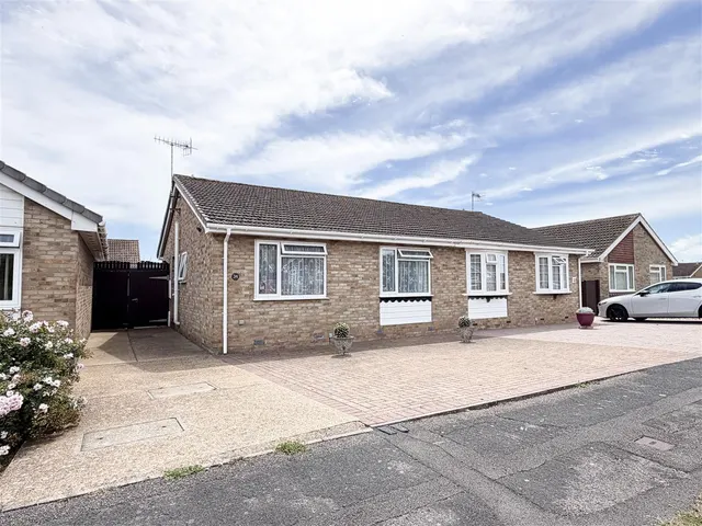 Tolkien Road, Eastbourne, BN23 7AL, photo 1