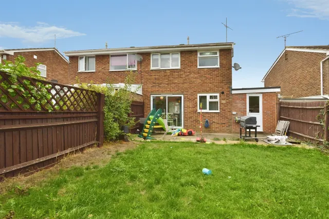 Glebe Road, Deanshanger, MK19, photo 2