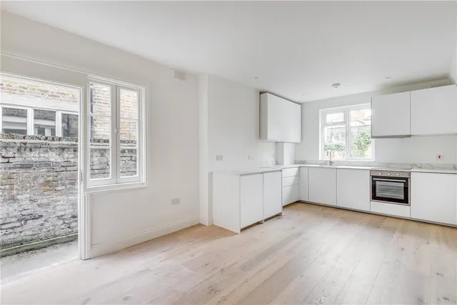 Clifford Gardens, London, NW10, photo 1